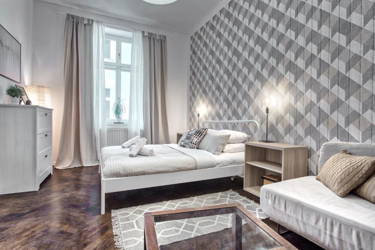 Tyzenhauz Apartments Economy Краков Экстерьер фото